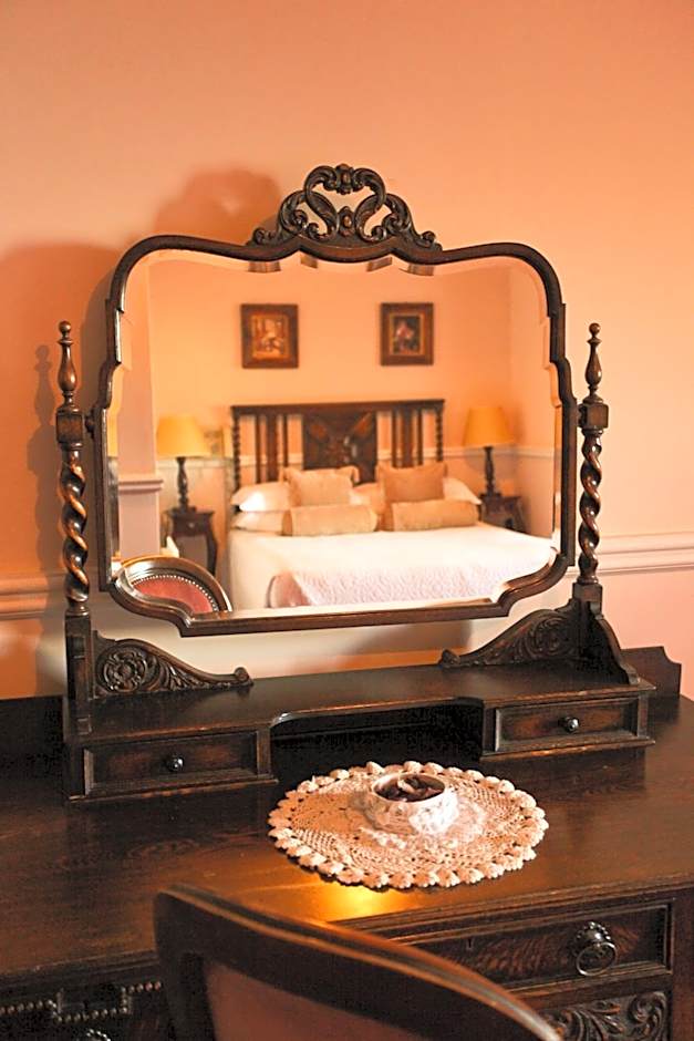 Kilcooly's Country House Hotel