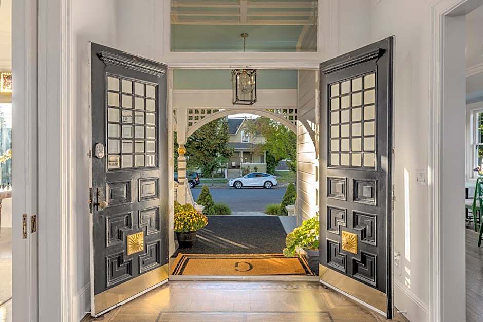 The George - Luxury Boutique Inn
