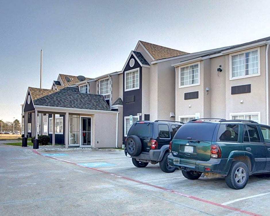 Rodeway Inn & Suites Lewisville I-35