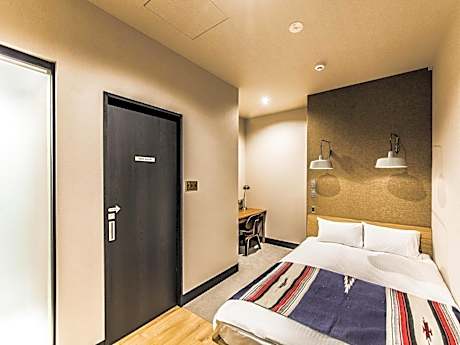 Double room (nonsmoking)