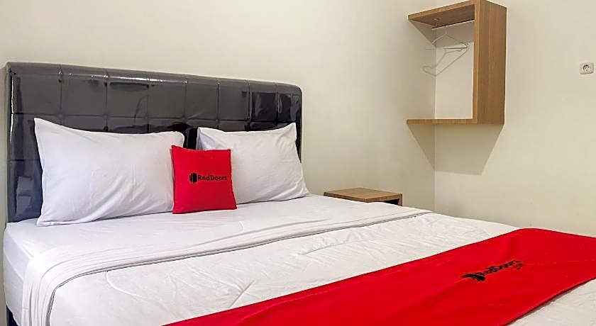 RedDoorz @ Kubu Selem Palapa Lampung