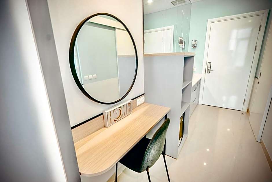 EMKA Lodge studio room the vertu apartemen ciputra world surabaya