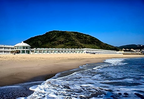 White House Hot Spring Beach Resort