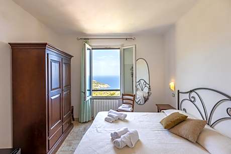 Double or Twin Room with Sea View