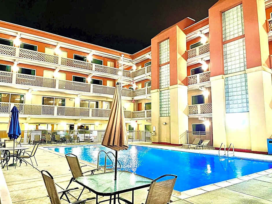 Clarion Inn