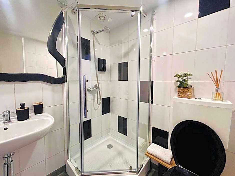 ALTiDude Ultra Central - Free Private Parking