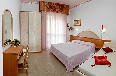 Economy Triple Room