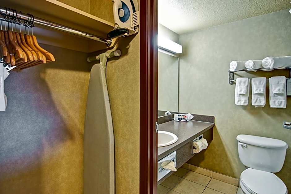 Ramada by Wyndham Ponoka