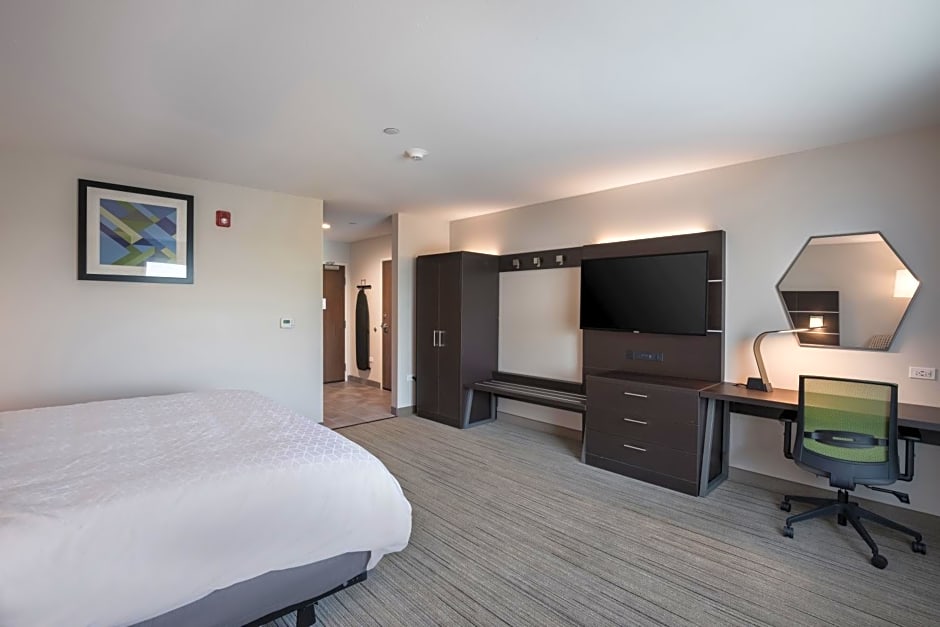 Holiday Inn Express & Suites Hoffman Estates