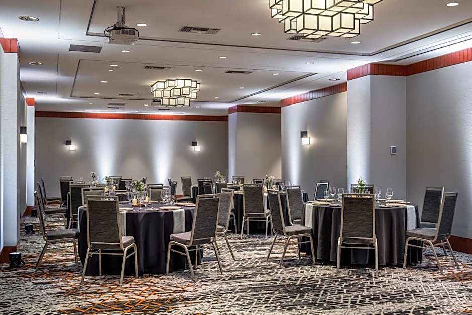 Delta Hotels by Marriott Vancouver Downtown Suites