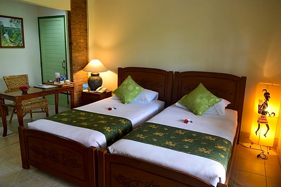 Hotel Deli River and Restaurant Omlandia