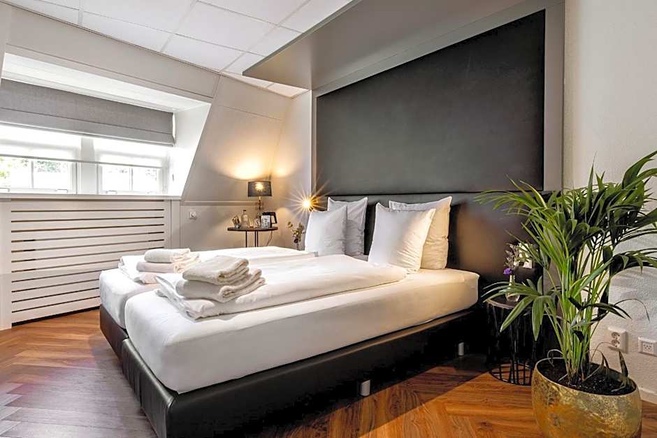 Photo 1 of 5 of Double Room