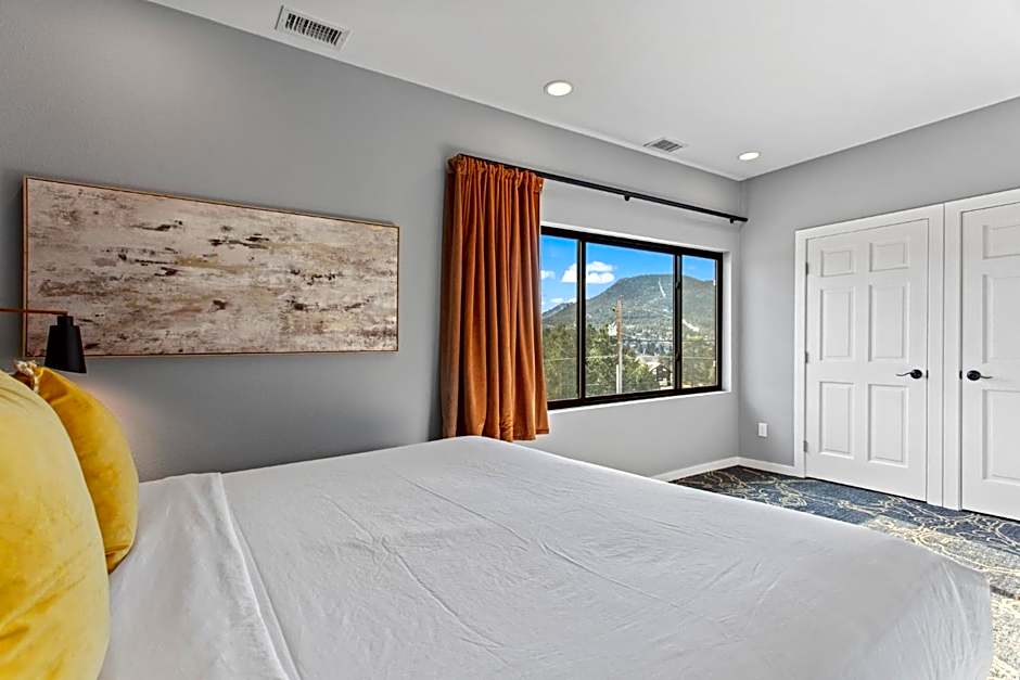 Coyote Mountain Lodge