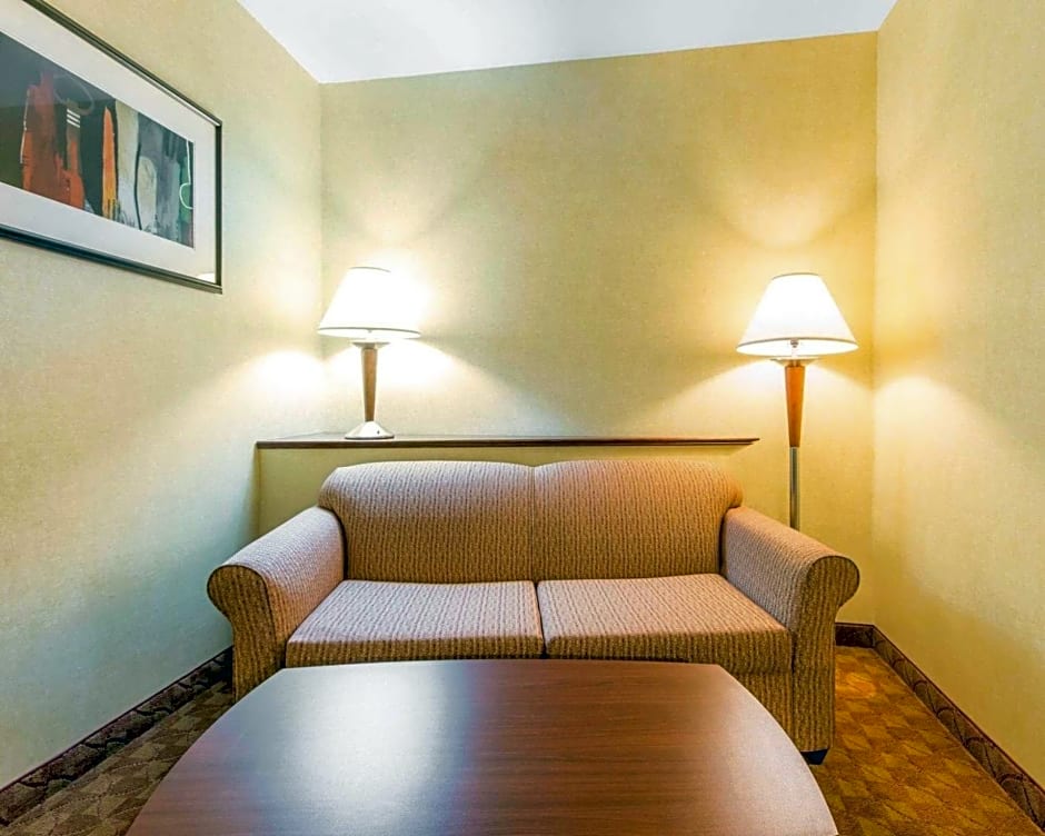 Comfort Suites South Point - Huntington