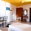 Yiannis Manos Hotel Resort