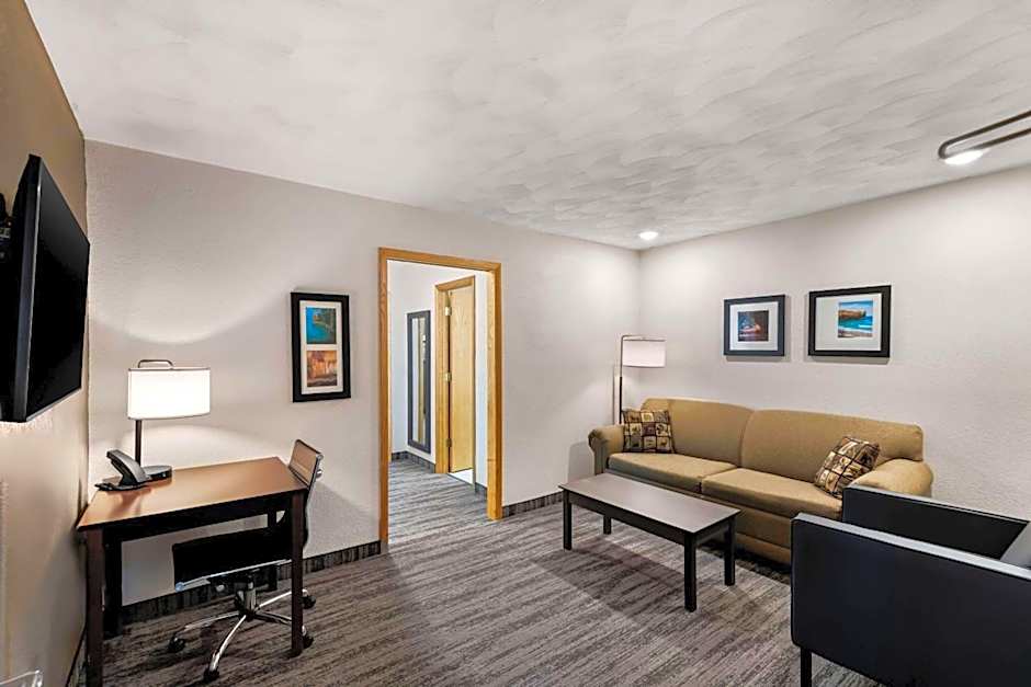 Quality Inn & Suites Munising