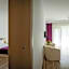Q Hotel