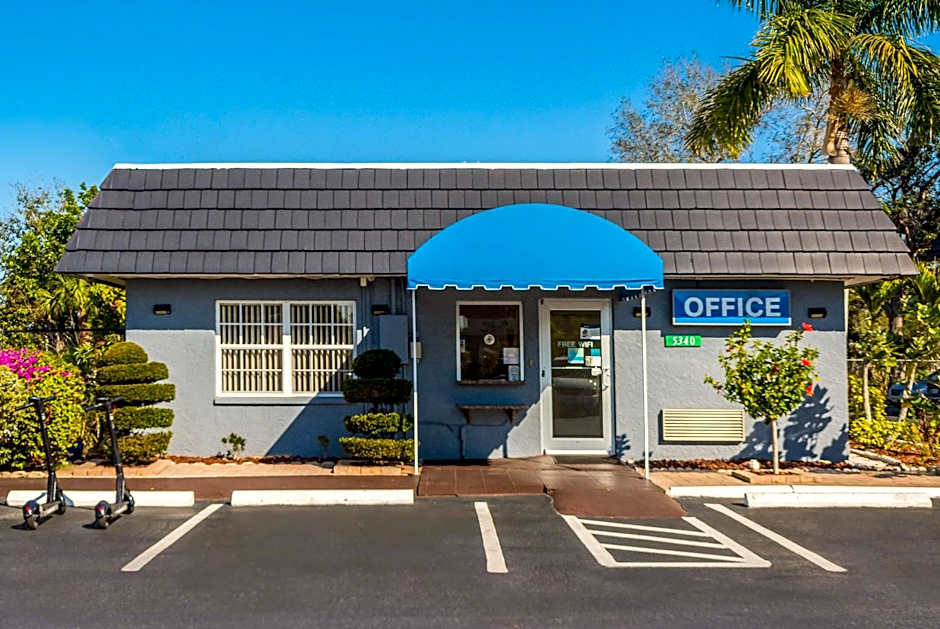 SureStay Hotel by Best Western Sarasota Lido Beach