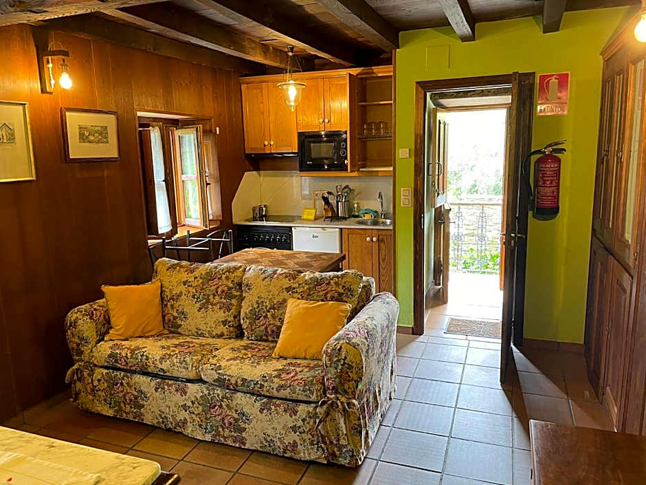 Hotel y apartamentos rurales L'Anceo