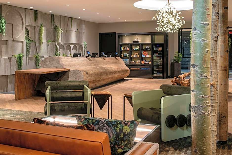 Hotel Paradox, Autograph Collection