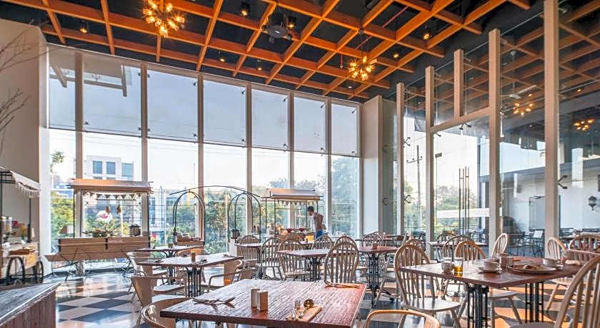 Luminor Hotel Jemursari By WH