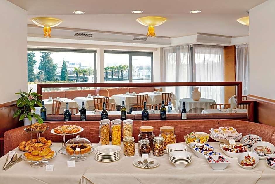 Porta Altinia Suites