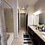 Luxury furnished & Designed 2 Bedroom Part Hotel in Woodland Hills