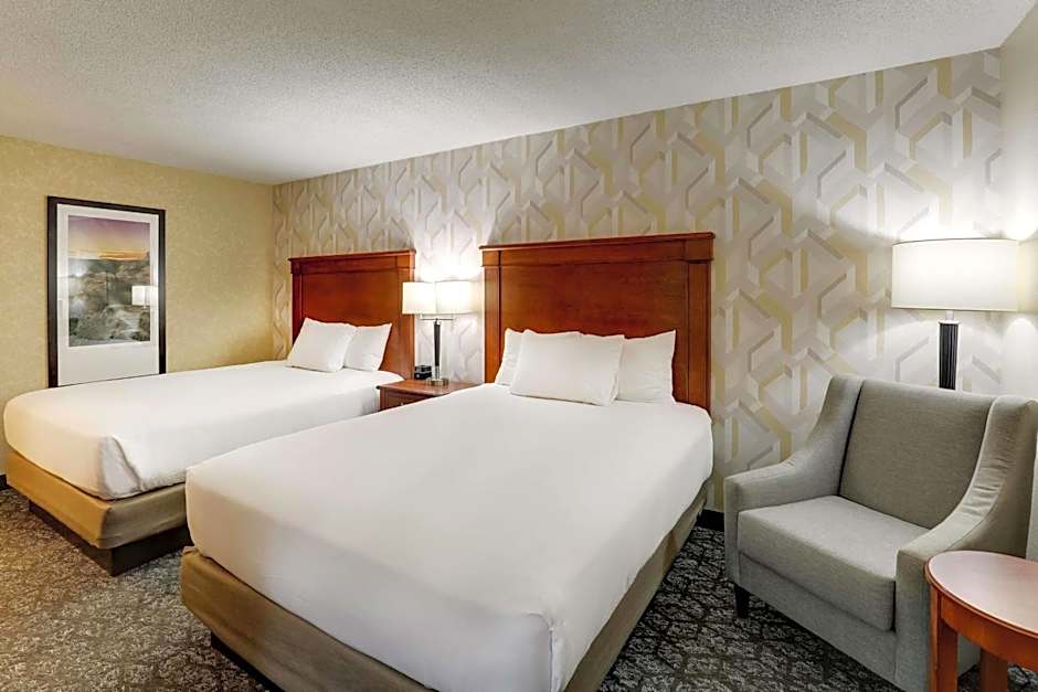 Drury Inn & Suites Marion