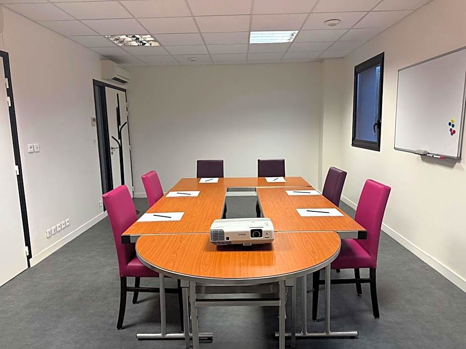 Hotel Ibis Styles Montargis Arboria