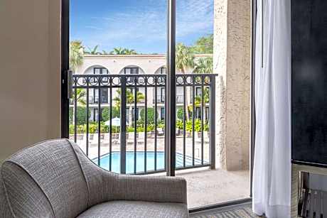 Wellness King Room with Pool View - Non-Smoking
