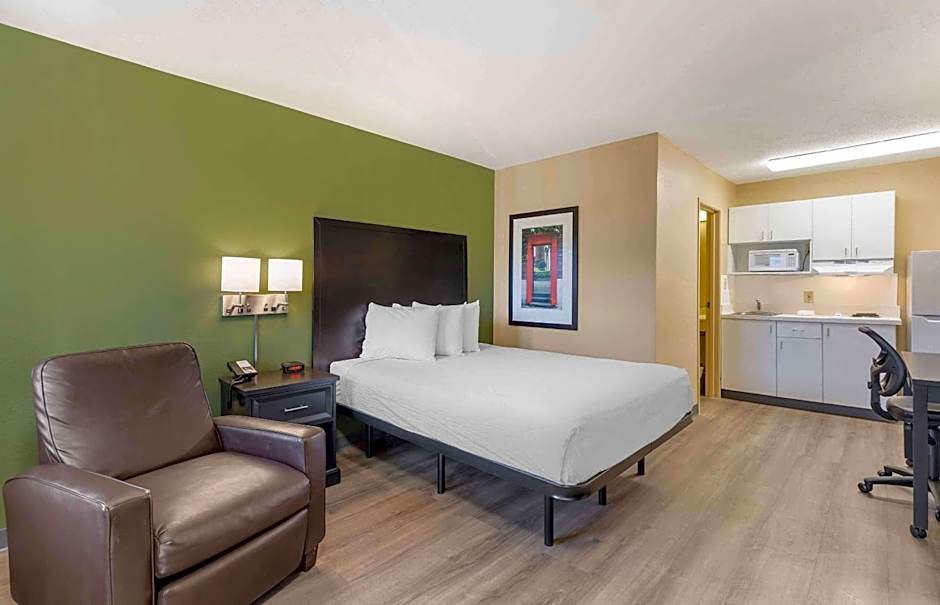 Extended Stay America Select Suites - St. Louis - Westport - East Lackland Rd.