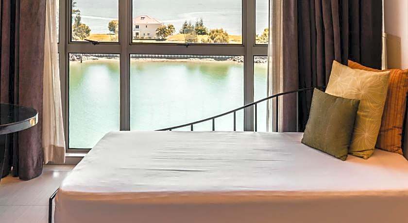 Avillion Admiral Cove Hotel