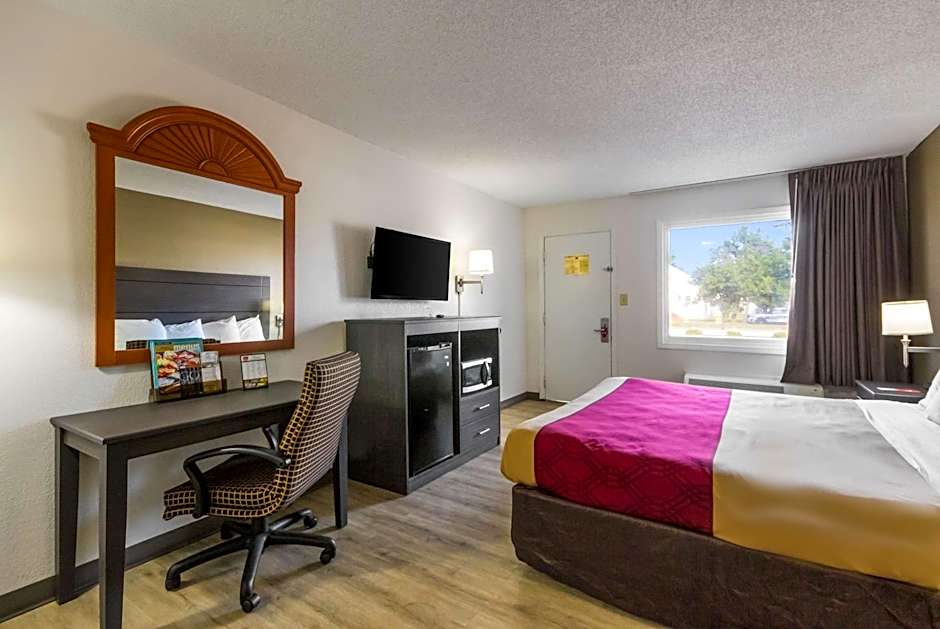 Econo Lodge Little Creek