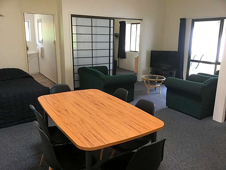 Captains Quarters Motor Inn