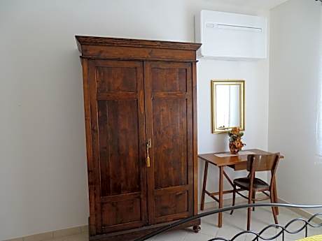 Apartment with Garden View