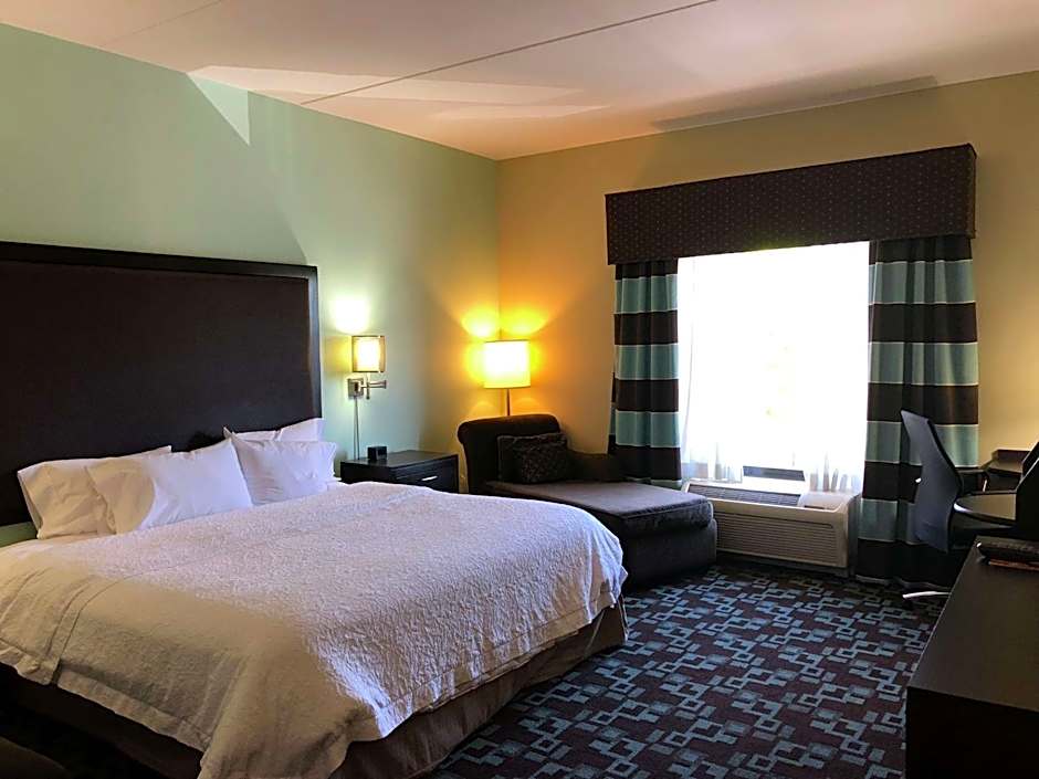Hampton Inn By Hilton And Suites Nashville At Opryland