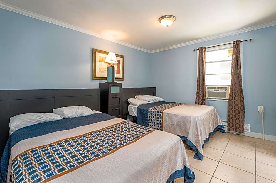 Boardwalk Hotel Charlee & Apartments Beach Hotel Oceanfront