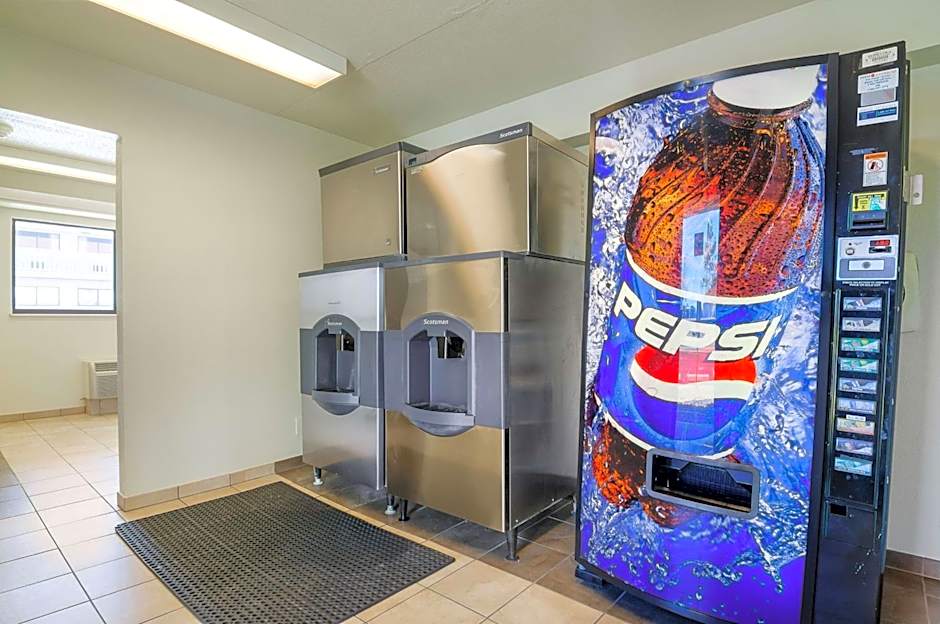 Motel 6-Springfield, MO - North