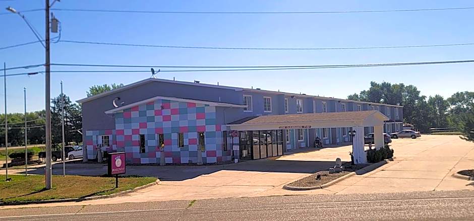 Dragonfly Inn & Suites