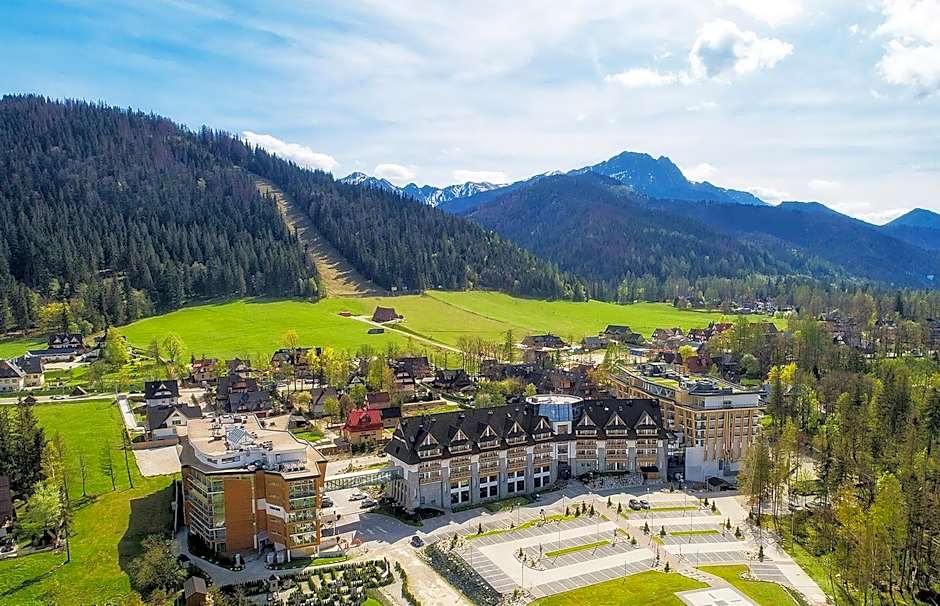 Grand Nosalowy Dwór