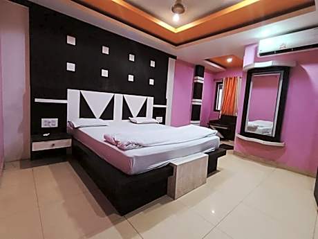 Deluxe Double Bed Room Ac With Mattress