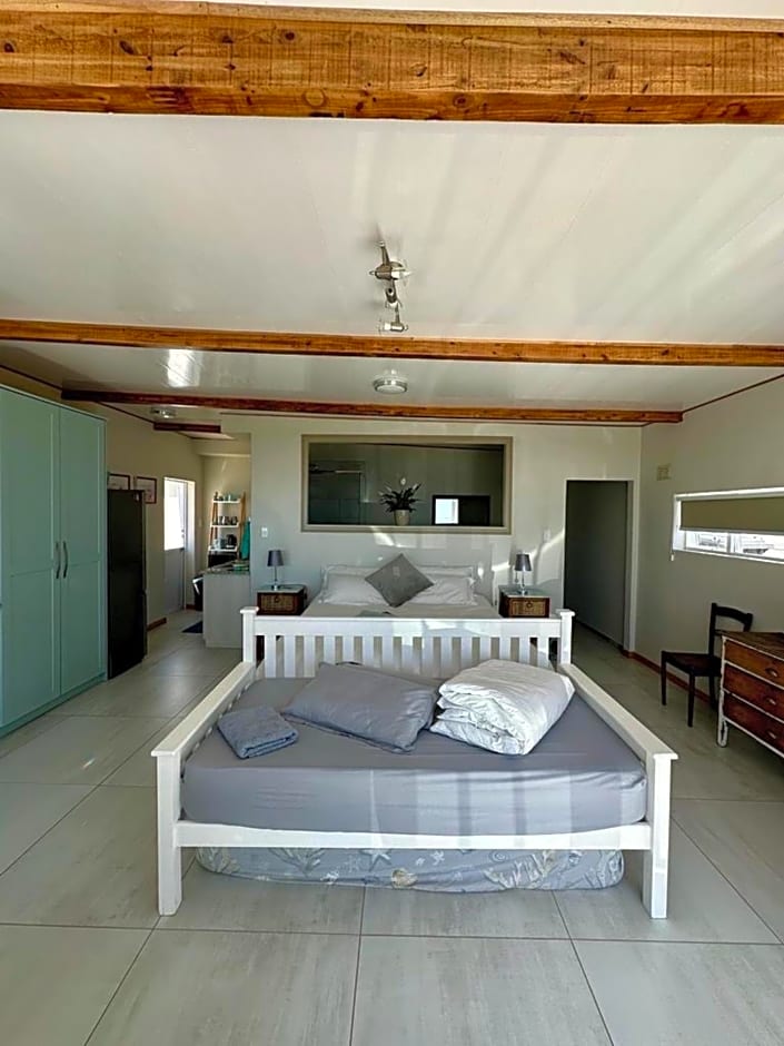 Blue Bay Studio Bayview