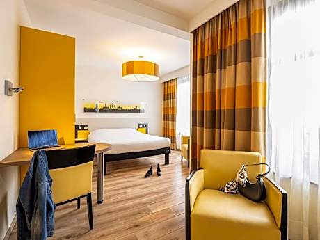 Suite with One Double Bed and Sofa Bed