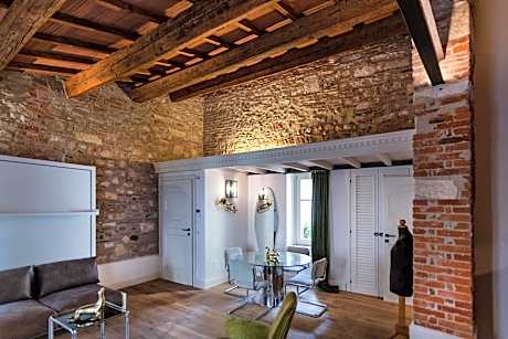 Superior Studio Apartment