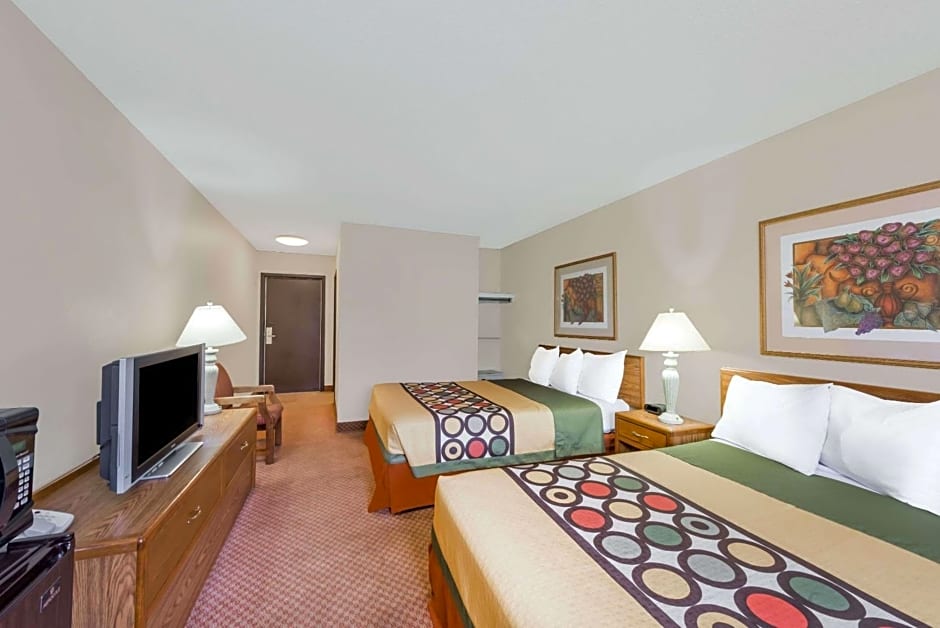 Super 8 by Wyndham Dodge City