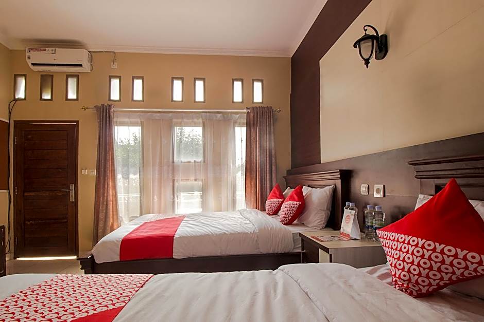 OYO 820 Abad Baru Hotel