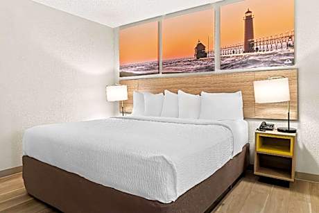 1 King Bed One-Bedroom Suite Non-Smoking