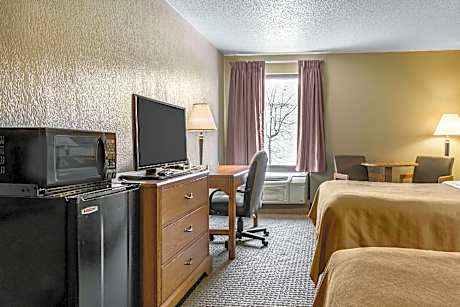 2 Double Beds