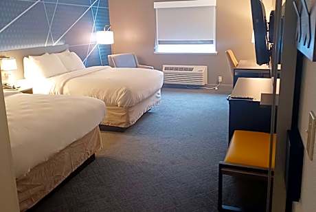 2 Queen Beds Nonsmoking