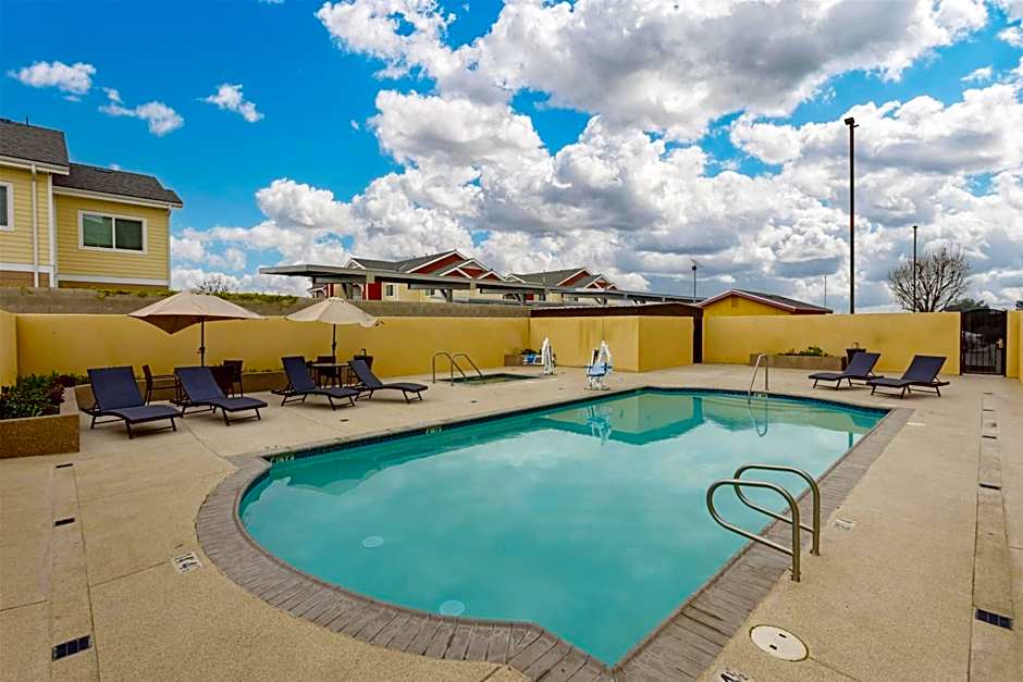 Best Western Plus Wasco Inn & Suites